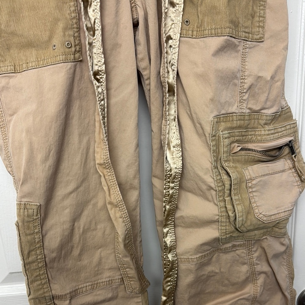 Abercrombie and Fitch y2k Tan Cargo Pants with Belt - Picture 3 of 8